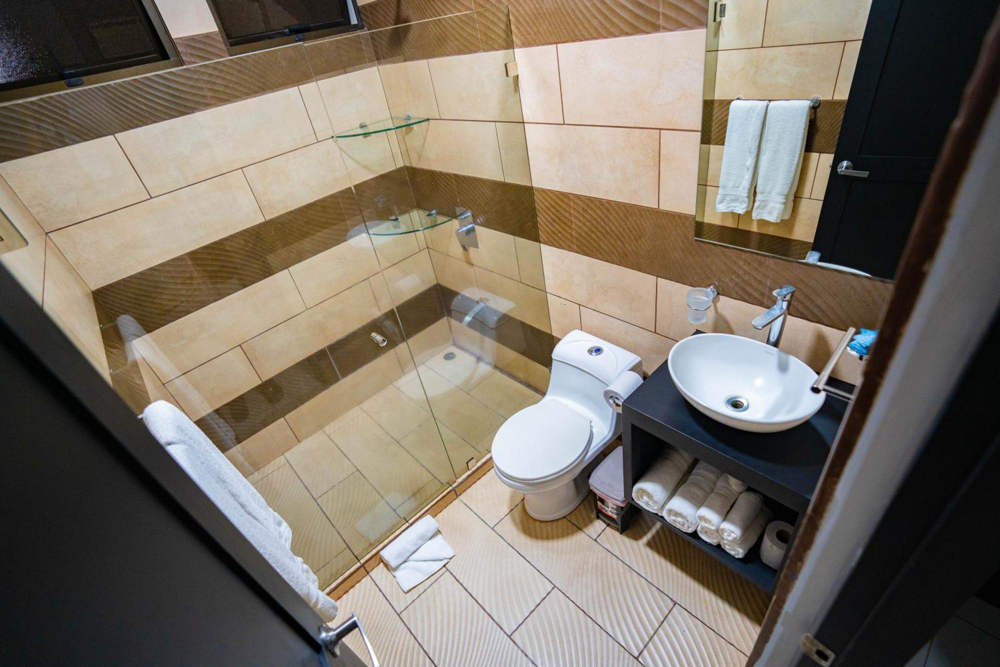 Apartamentos La Casona La Fortuna المظهر الخارجي الصورة